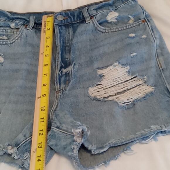 Garage Denim Juniors Vintage distressed denim cut off shorts.SIZE 9/29 Festival - Picture 7 of 8